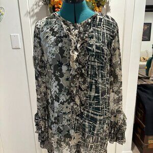 Long blouse with raffled sleeves